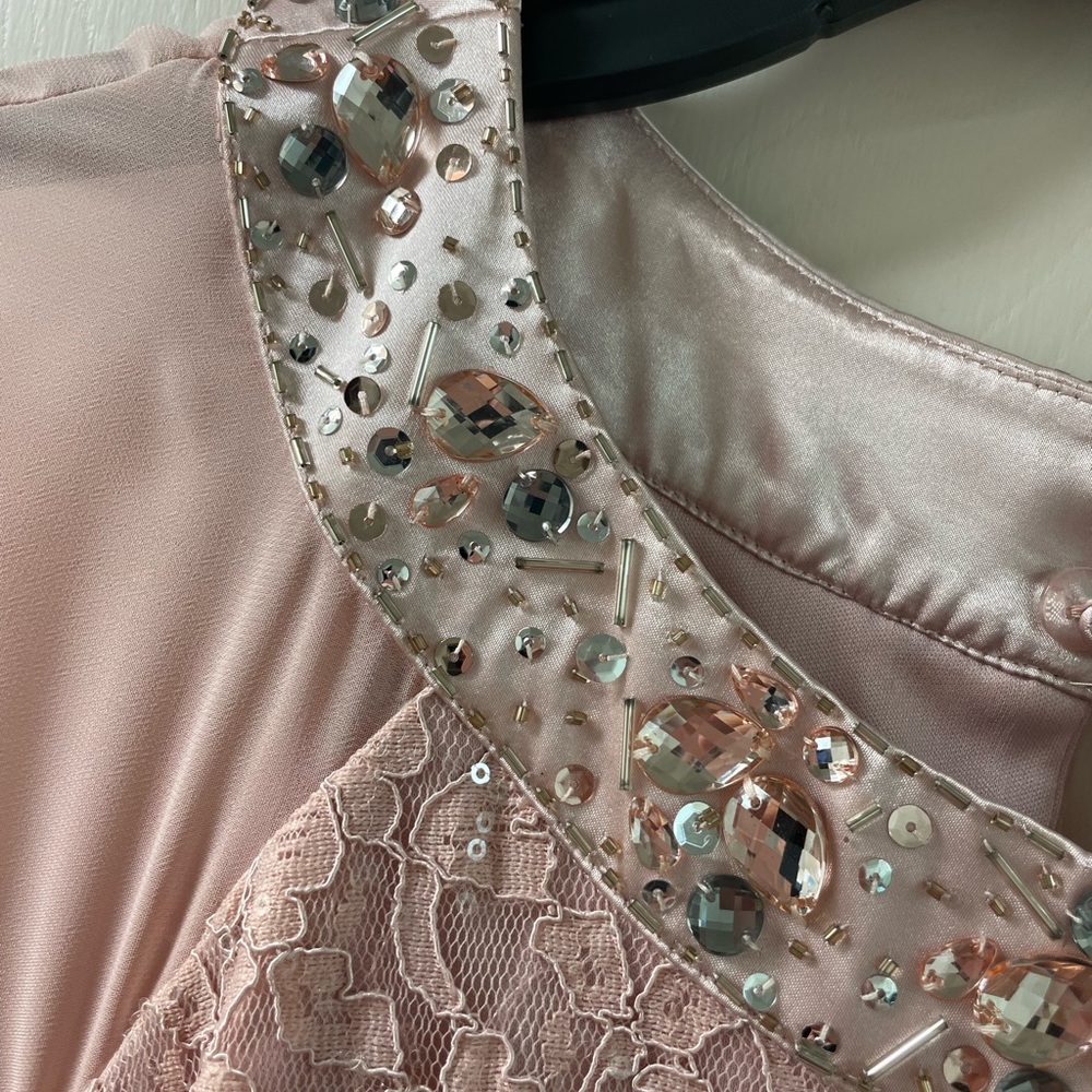 SLNY Special Occasion Dress faded rose pink sleeveless with cape Sequins size 16 - Picture 3 of 16